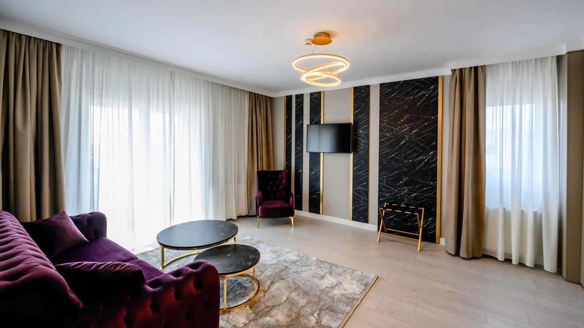 Elitte Inn & Suites Roşu