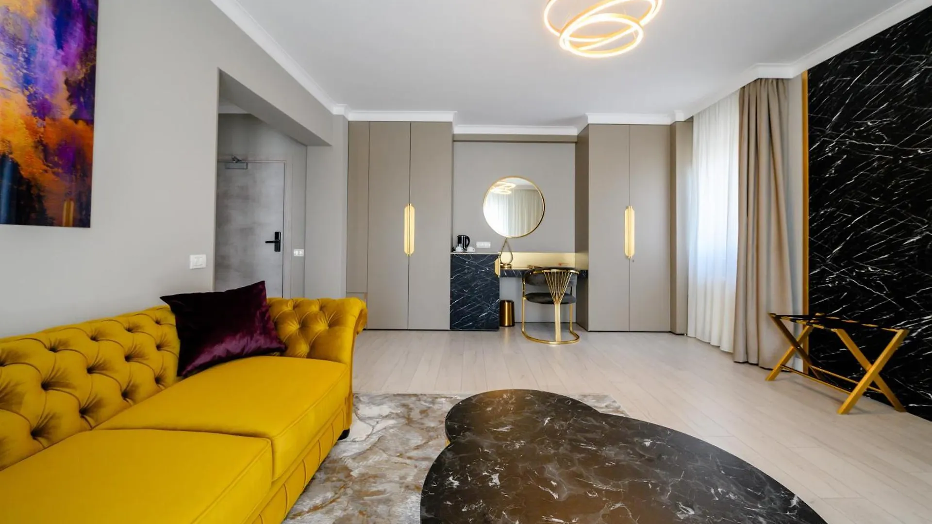 Elitte Inn & Suites Roşu