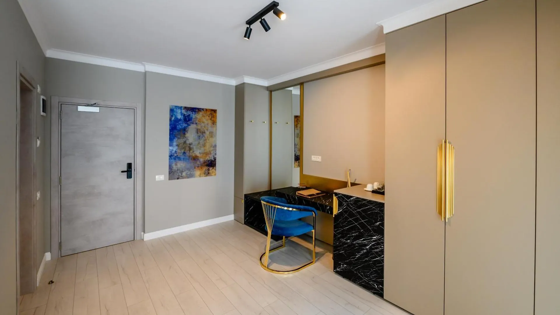 Elitte Inn & Suites Roşu
