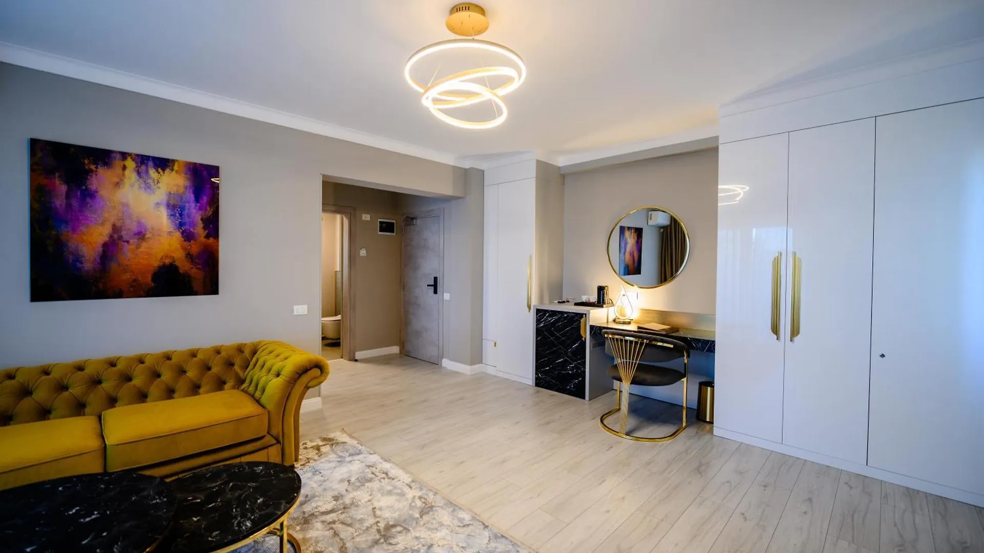 Elitte Inn & Suites Roşu