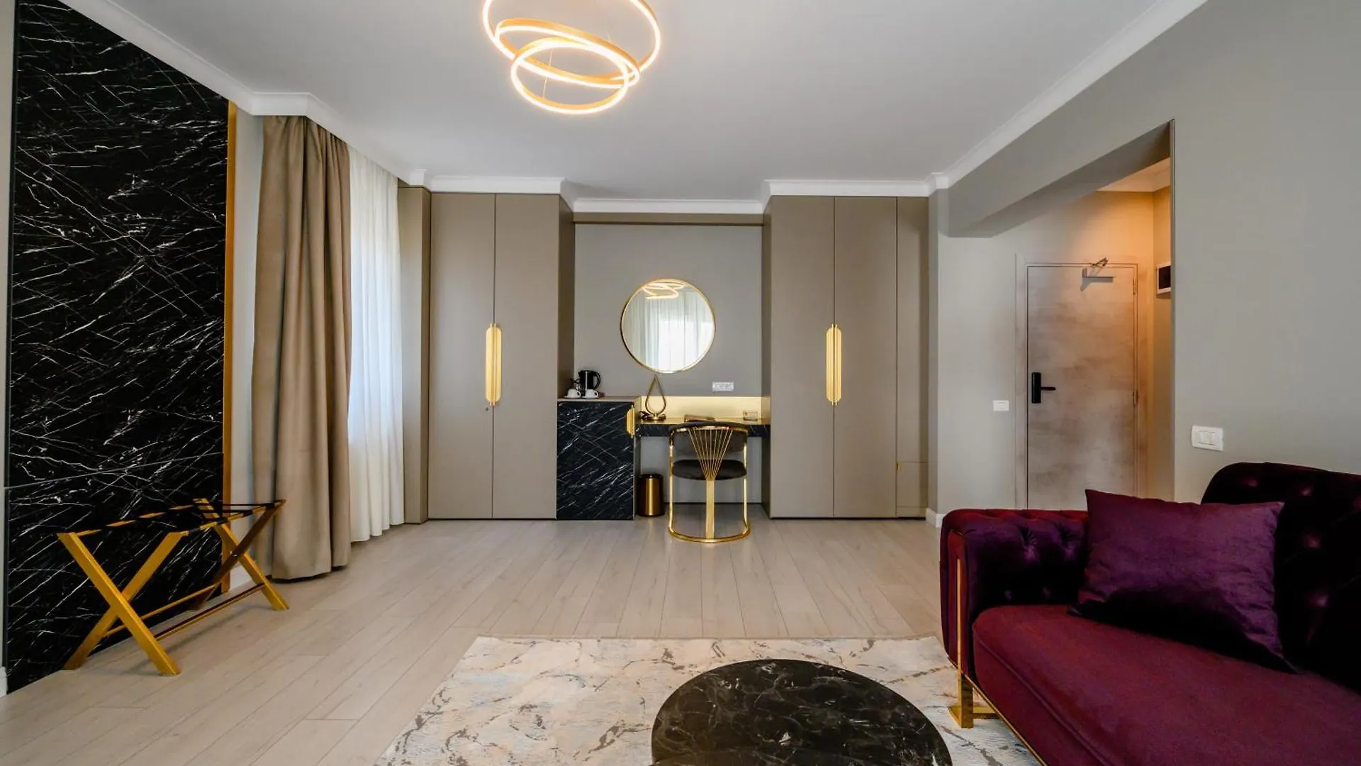 Elitte Inn & Suites Roşu