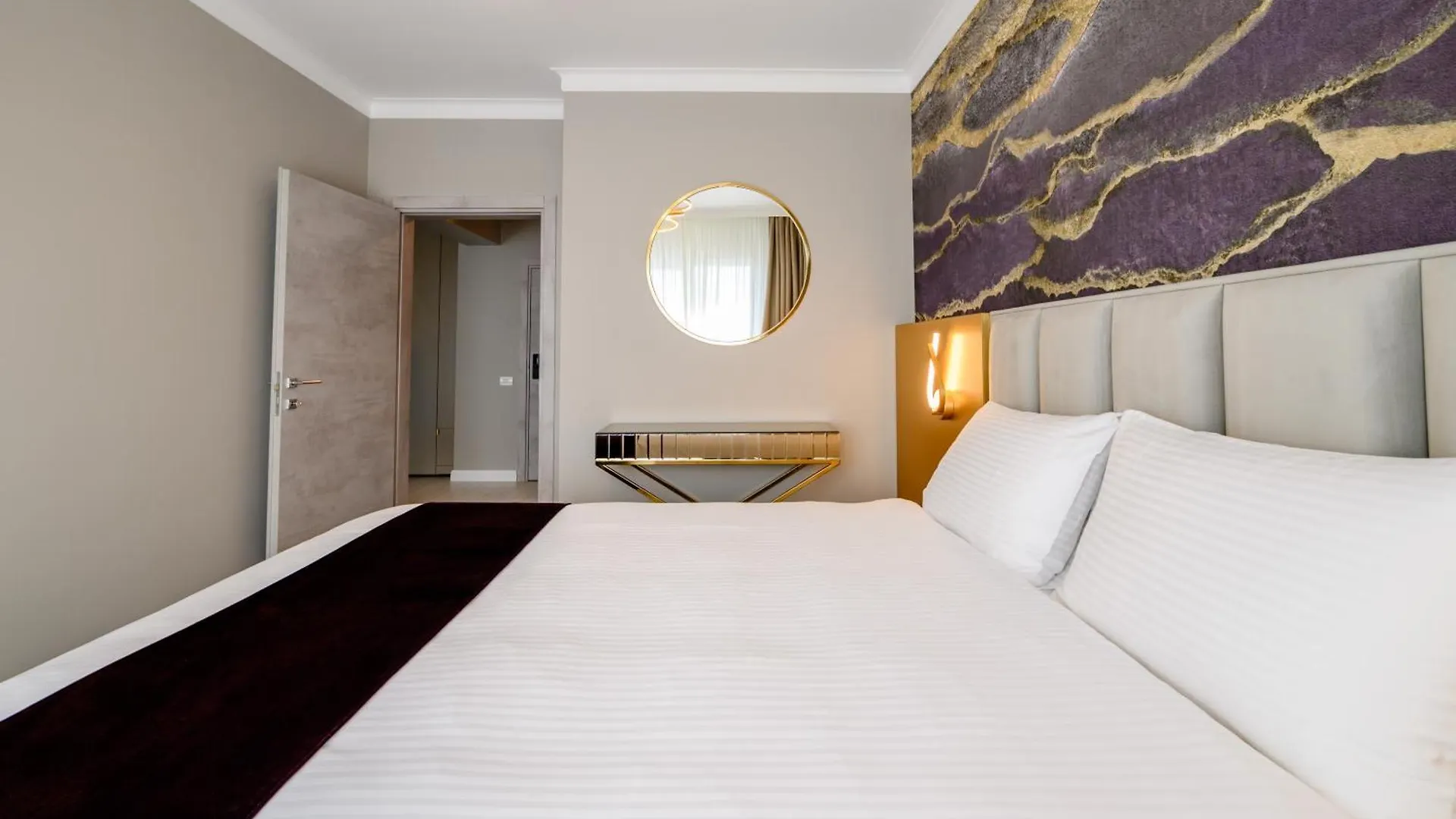 Elitte Inn & Suites Roşu