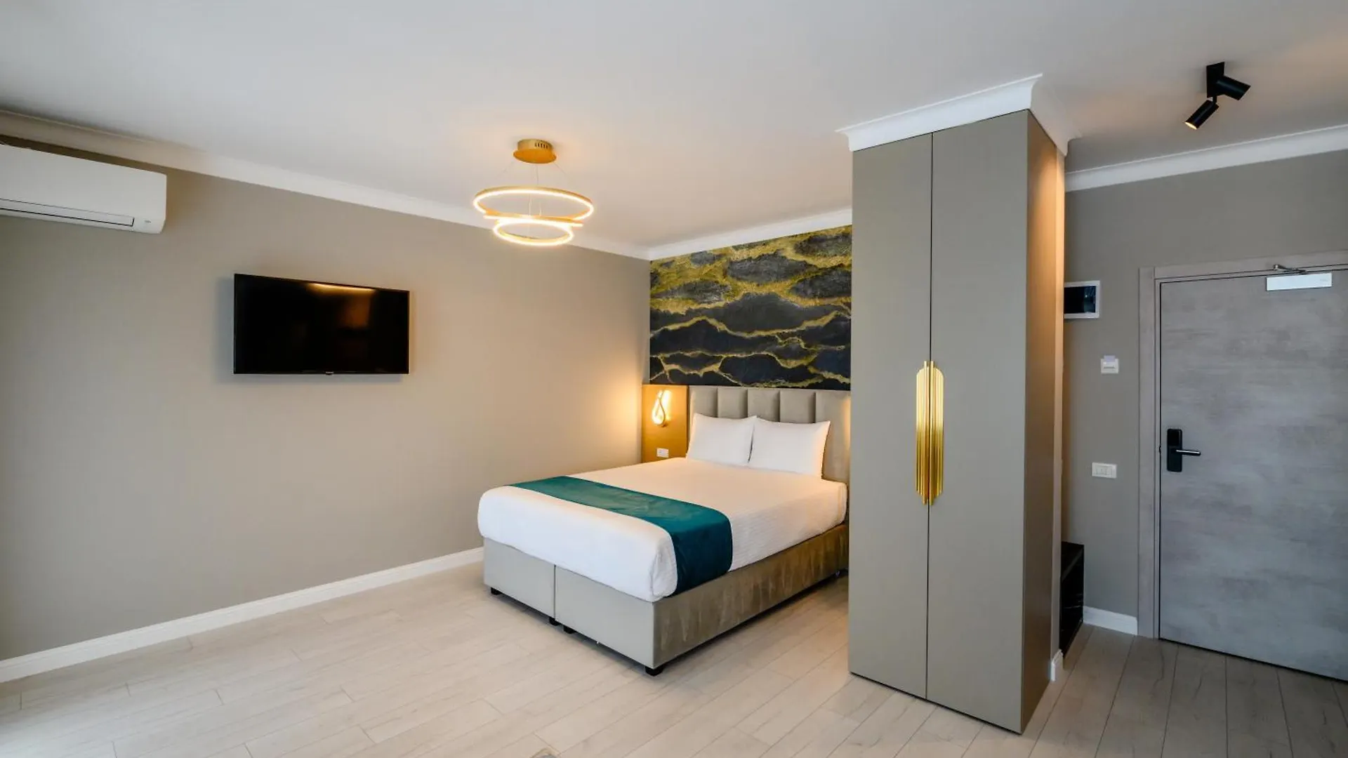 Elitte Inn & Suites Roşu