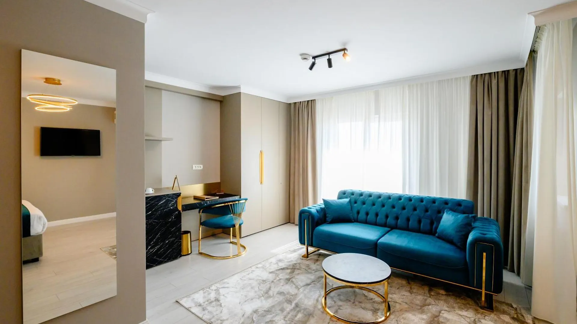 Elitte Inn & Suites Roşu