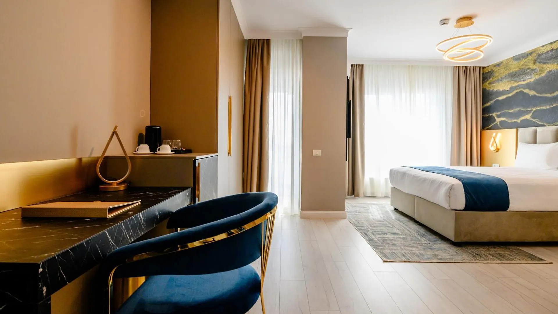 Elitte Inn & Suites Roşu 3*,